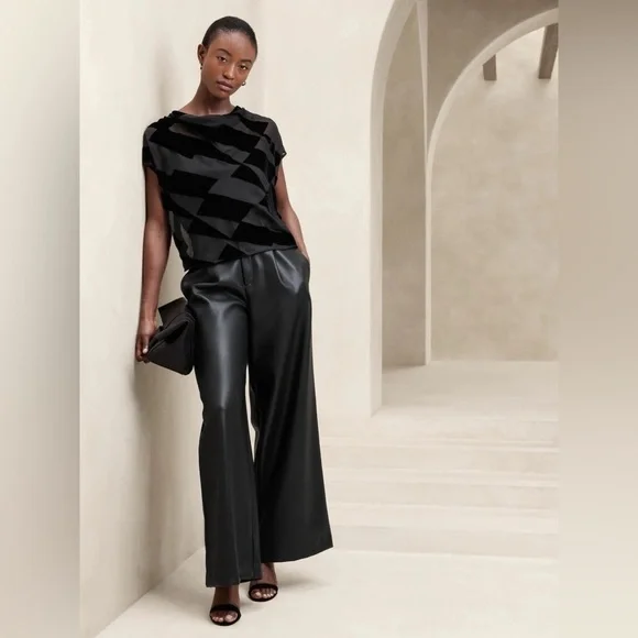 NWT! Banana Republic Black Burnout Velvet Blouse - 822815 XL 🗺️ - Picture 2 of 7